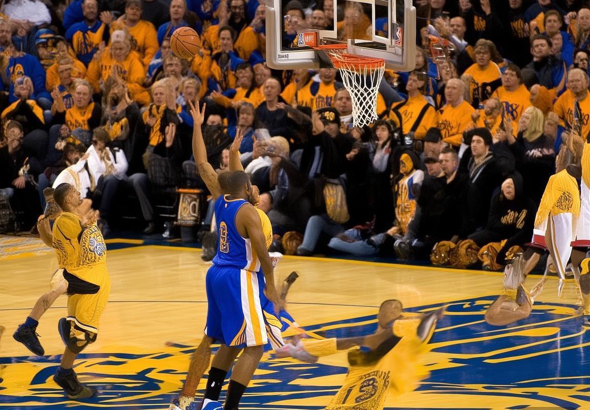 2007年NBA季后赛勇士逆袭小牛经典战役全程回顾与精彩瞬间分析(图4)